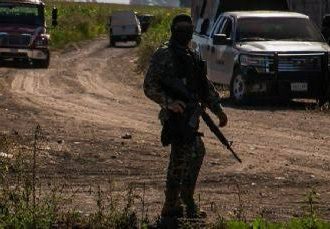 Detienen a dos en Hermosillo armados hasta los dientes