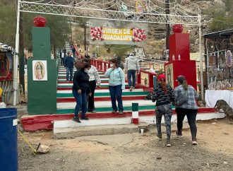 Hermosillenses visitan a la Virgen de Guadalupe