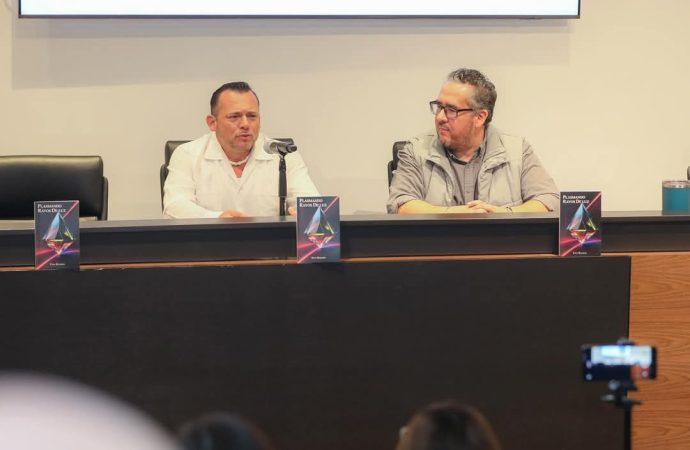 Presenta el periodista “Tony” Romero su libro Plasmando Rayos de Luz
