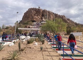 Como a la carrera entre el moro y el zaino al cerro de la virgen llegó gente de´onde quiera