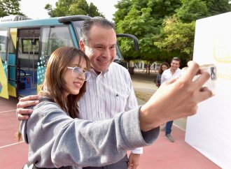 Impulsa Toño Astiazarán participación de jóvenes en programas de gobierno