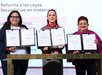 Presidenta Claudia Sheinbaum firma decreto para reformar leyes en favor de las mujeres en México