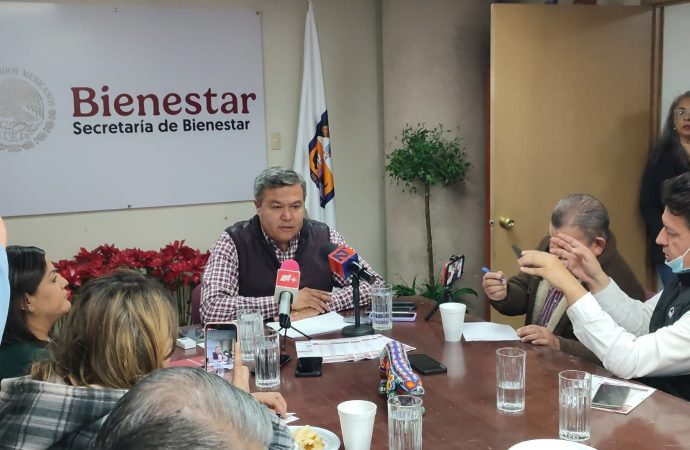 Comienza la entrega de tarjetas para la pensión de mujeres de 63 años y más