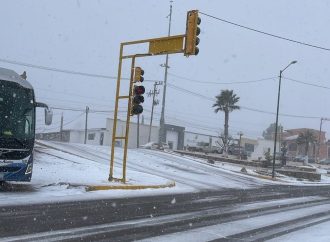 Llega la nieve a Sonora: Temporal invernal provoca cierres de carreteras y condiciones extremas