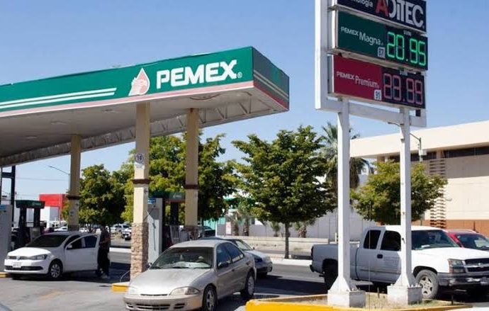 El incremento a la gasolina en México se debe a la inflación