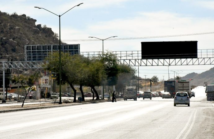 Mantiene innovación Toño Astiazarán, están listos arcos de seguridad vial con pantallas Led