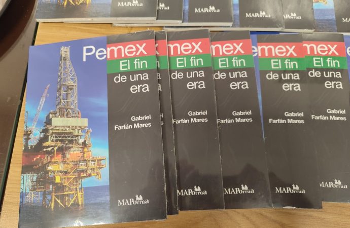 Presentan Carlos Hernández el libro “Pemex el fin de una era”