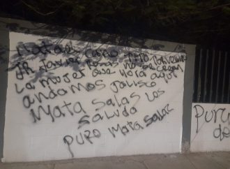 Vierten con grafiti amenazas contra Natanael Cano y dos cantantes más de corridos tumbados