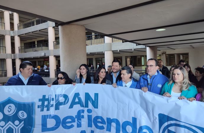 Se manifiestan panistas en contra de la reforma al INFONAVIT