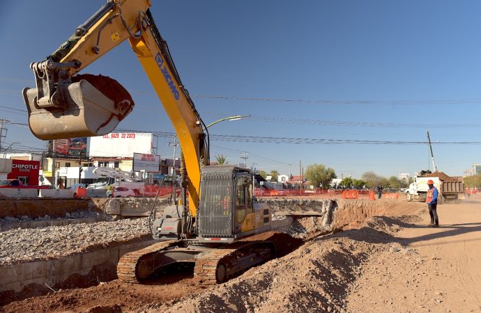 Anuncia Toño Astiazarán dobles turnos laborales en construcción de puente a desnivel Colosio y Solidaridad