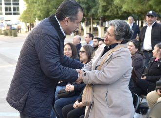 Apoya Toño Astiazarán a red de bibliotecas públicas municipales con entrega de computadoras