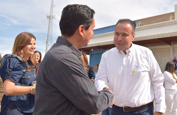 Dan Toño Astiazarán y Patty Ruibal banderazo a desayunos del Programa Alimentario 2025