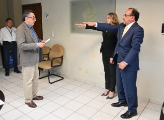 Toma protesta Javier Lamarque a nuevo director técnico y directora jurídica del OOMAPASC