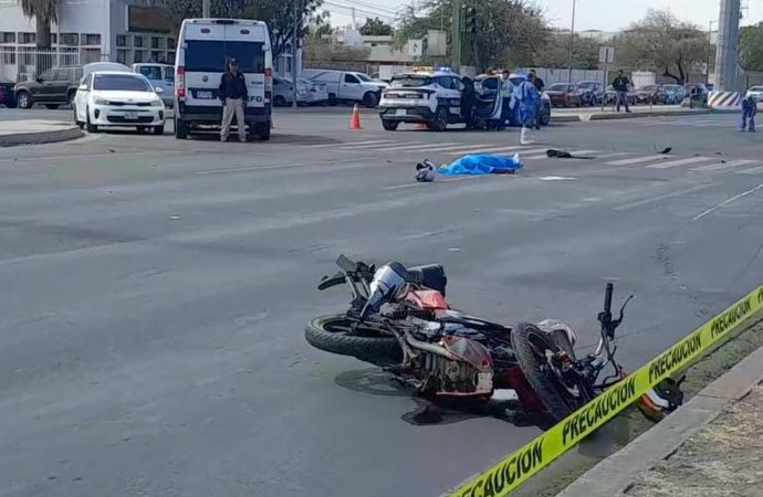 Motociclista pierde la vida tras chocar en Hermosillo