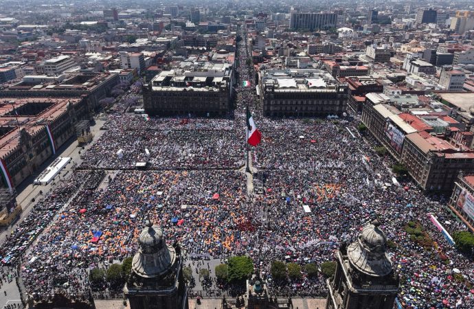 350 mil personas llenan el Zócalo en apoyo a Sheinbaum ante el reto comercial con EE.UU.