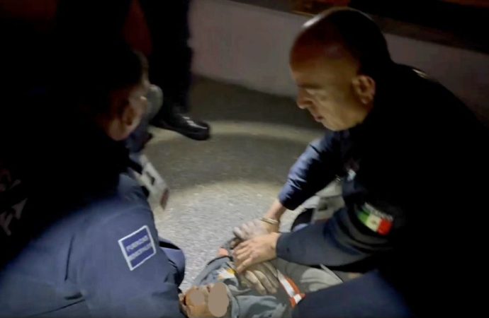 Policías frustran suicidio en puente peatonal de San Pedro en Hermosillo 