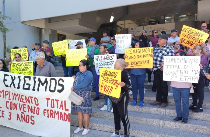 Se manifiestan vecinos del Tobarito