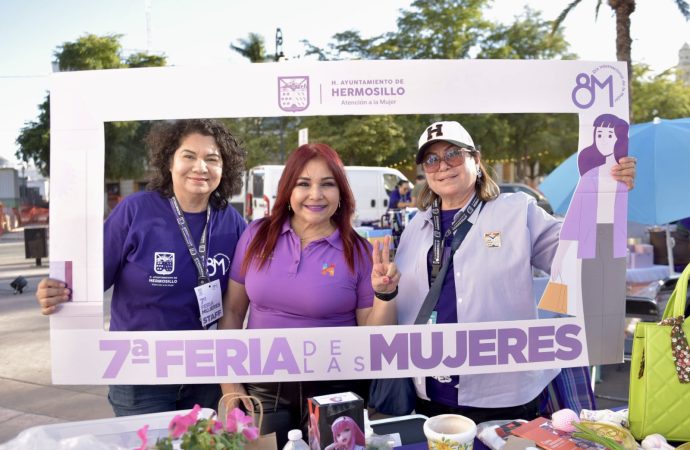 Participan 120 emprendedoras en Feria de las Mujeres