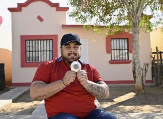 Medallista paralímpico Edgar Fuentes recibe vivienda adaptada en reconocimiento a su talento