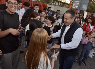 Brinda Toño Astiazarán seguridad a estudiantes de Cobach Reforma con nuevo tramo de Camina Segura