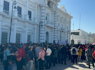 Se manifiestan Maestros contra Ley ISSSTE en Sonora