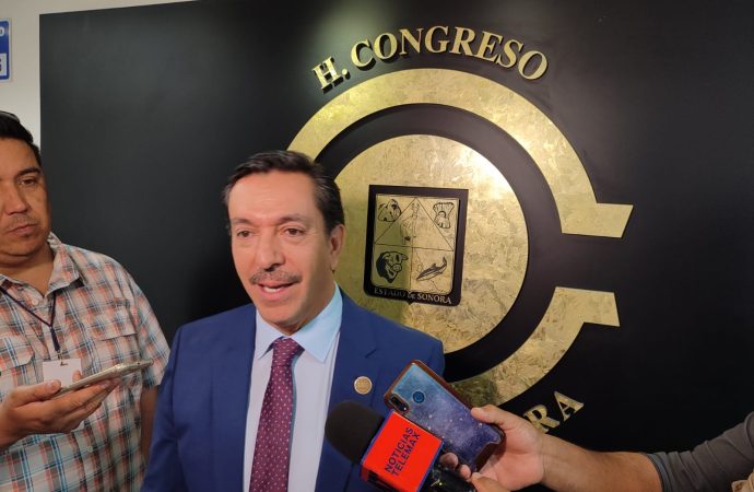 Denuncia Figueroa cobros abusivos de agua: Propone topar montos por ley