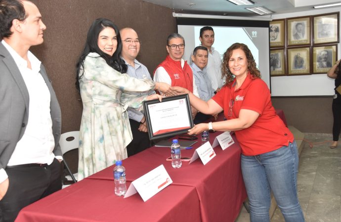Otorga Infonavit en Navojoa el distintivo a 27 “Empresas de diez”