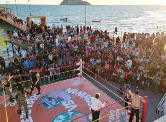 El patrullero verde derrota al cochinón ante una multitud familiar