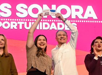 Gobernador Durazo transforma la educación en Sonora con más de 450 mil becas a estudiantes