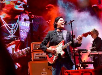 Hace vibrar Caifanes el Foro Rosales con el rock mexicano ante 60 mil asistentes