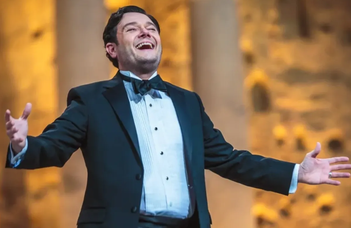 Entregarán Medalla Emiliana de Zubeldía al tenor Arturo Chacón en Fiestas del Pitic 2025