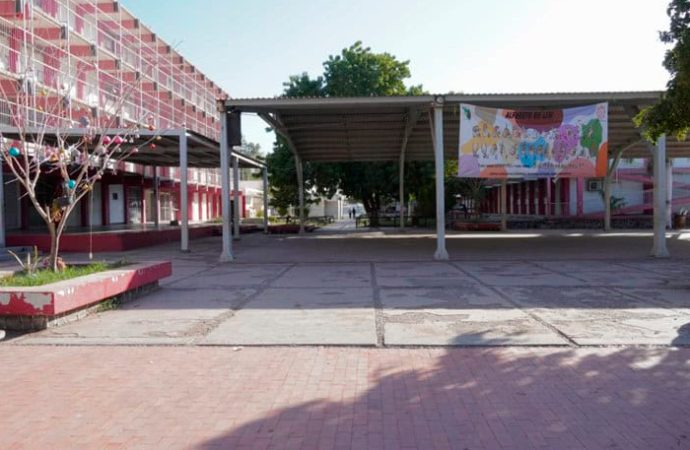 Se suman maestros y planteles a paro magisterial