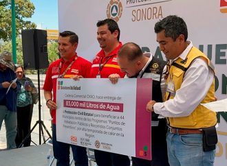Dona Oxxo más de 80 mil litros de agua para abatir deshidratación en Sonora