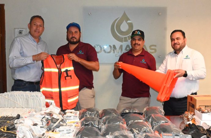 Recibe equipamiento laboral personal de OOMAPAS de Cajeme