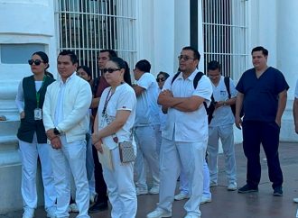 Enfermeros se manifiestan en Sonora por falta de bases