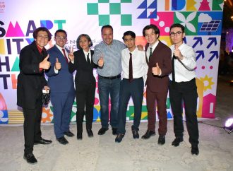 Premia Toño Astiazarán proyecto ganador de energía renovable en Smart City Hackathon 2025