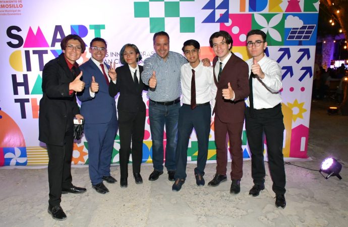 Premia Toño Astiazarán proyecto ganador de energía renovable en Smart City Hackathon 2025