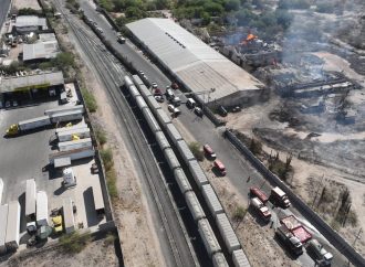 Controlan Bomberos de Hermosillo incendio en colonia Ferrocarrilera