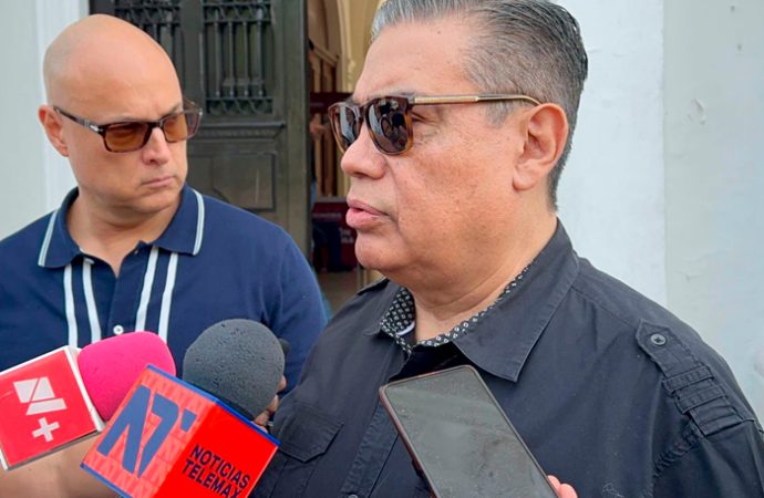 Jóvenes provocan incendio de autos en Hermosillo por reto viral