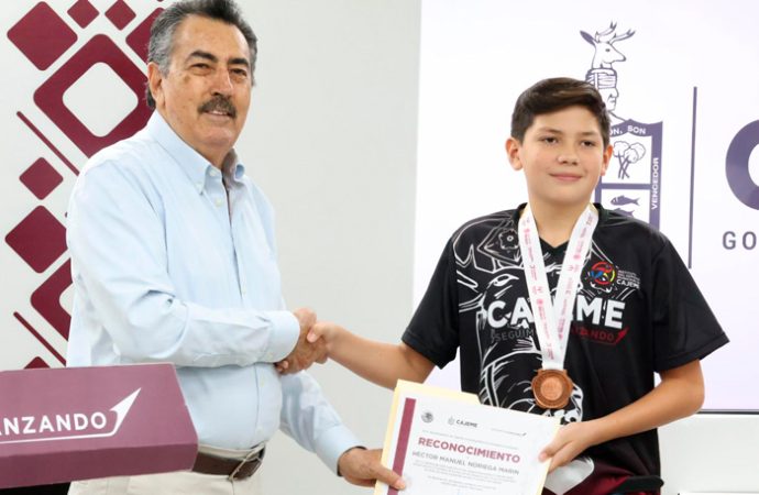 Reconoce Javier Lamarque a joven deportista por poner en alto a Cajeme en los Juegos Nacionales CONADE 2025