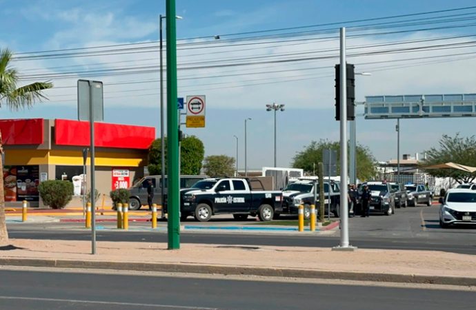Amagan maestros con bloquear aeropuerto de Hermosillo; se suman a movilización nacional contra ley ISSSTE