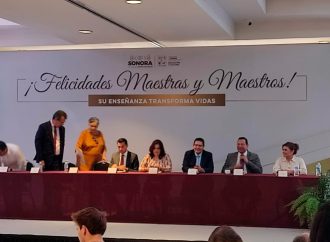 Reconocen la trayectoria del magisterio sonorense