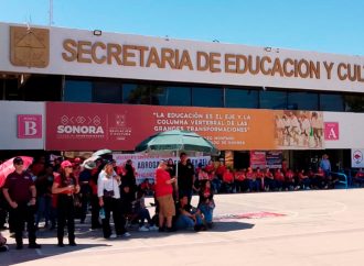 Se manifiestan maestros de la sección 28 del SNTE en contra de la ley del ISSSTE