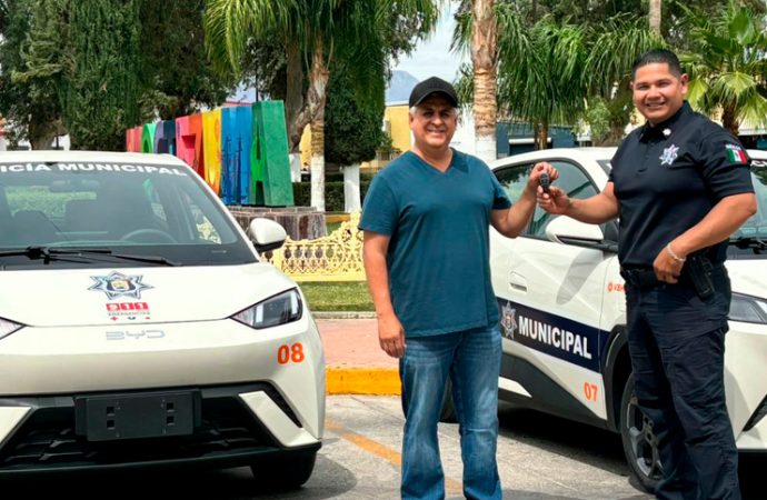 Renuncia alcalde Pancho Platas a su sueldo y compra patrullas eléctricas y rehabilita casa de la cultura en Moctezuma