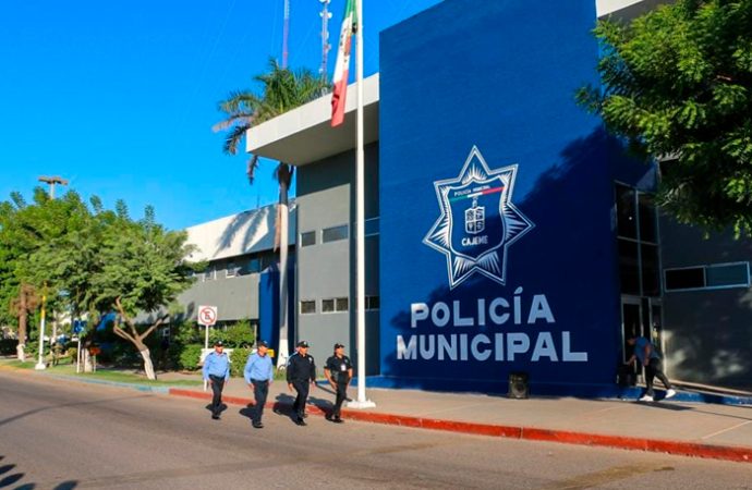 Detienen a policía municipal en Cajeme
