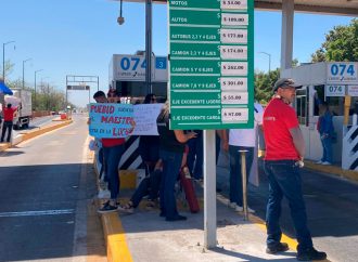 Maestros toman caseta en protesta contra la ley del ISSSTE