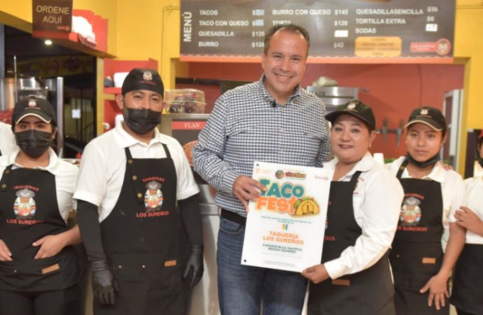 Reconoce Toño Astiazarán con distintivo a ganadores de mejor taco al pastor de Taco Fest