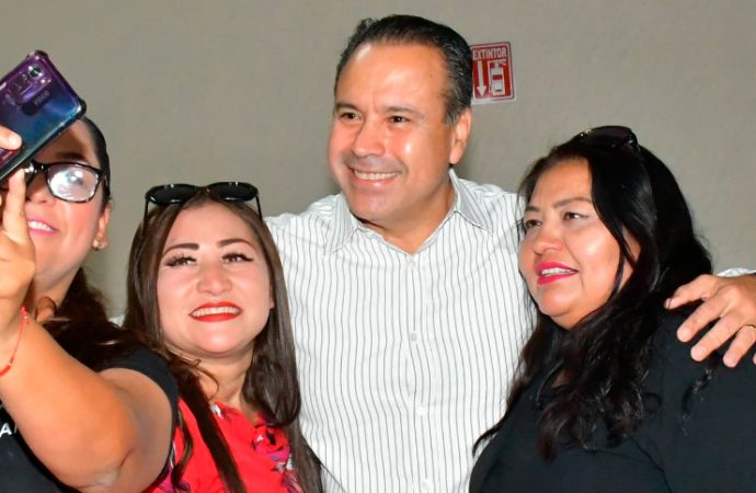 Reconoce Toño Astiazarán a madres trabajadoras del Municipio en su día
