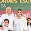 Encabeza gobernador Durazo entrega de uniformes gratuitos
