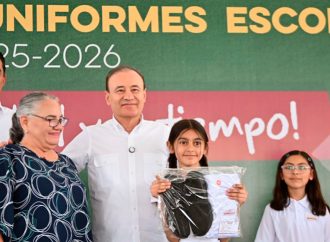 Con entrega de uniformes gratuitos, gobernador Durazo convierte a Sonora en modelo nacional de educación